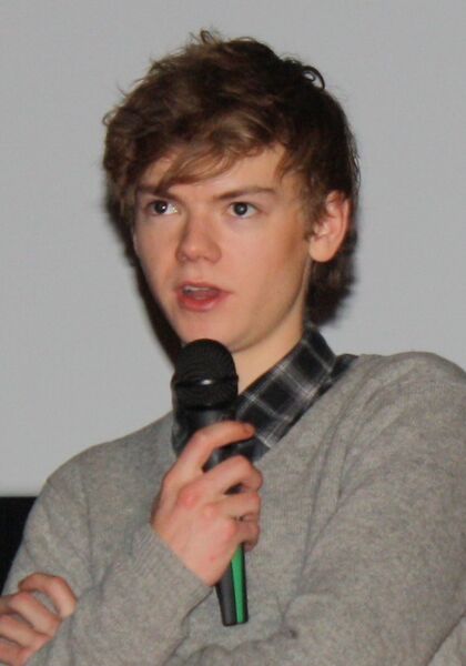 Файл:Thomas Sangster 2011 (cropped).jpg